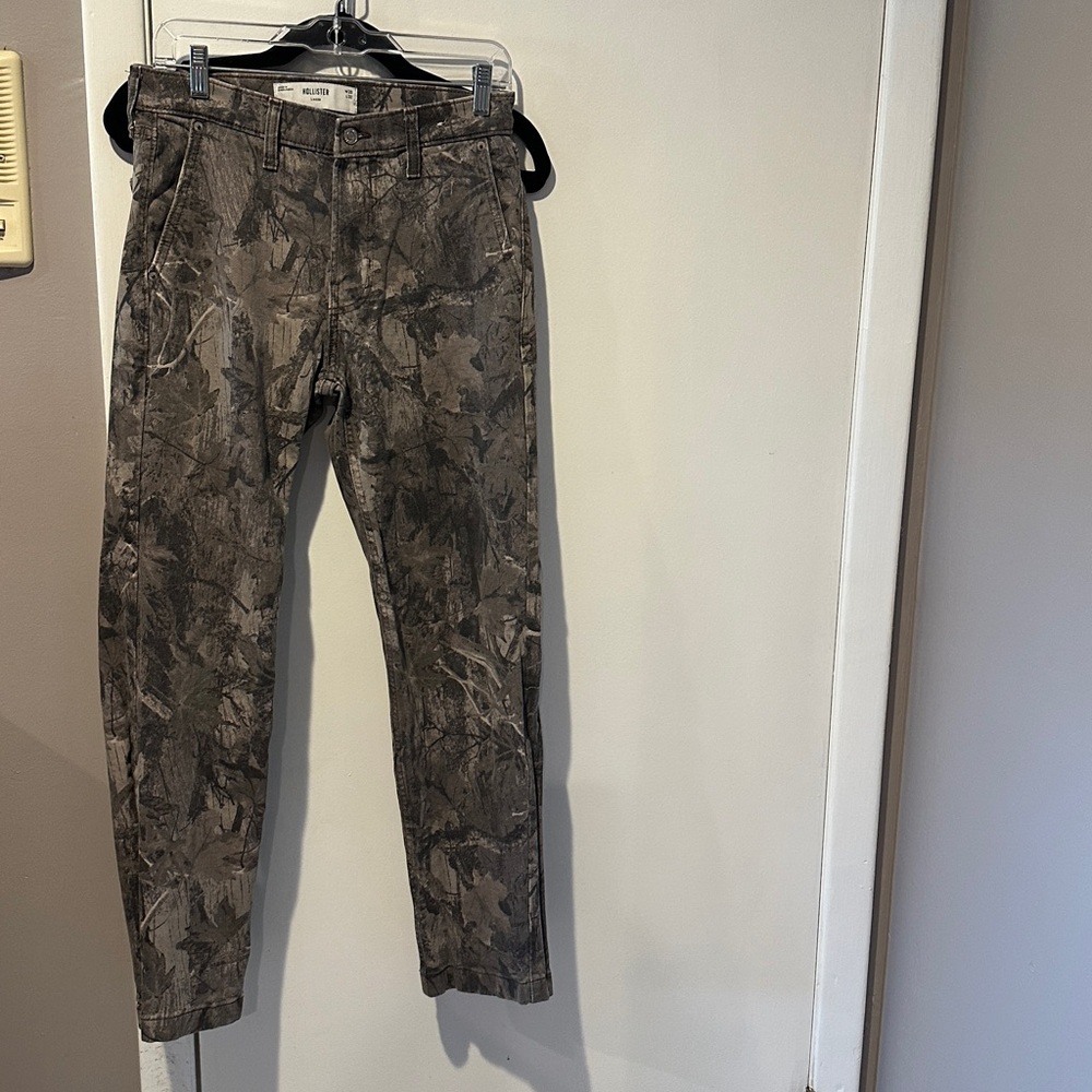 LN Hollister Gray Camouflage Pants